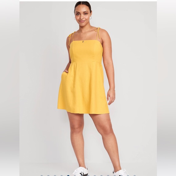 Old Navy Dresses & Skirts - Old Navy mini dress yellow
